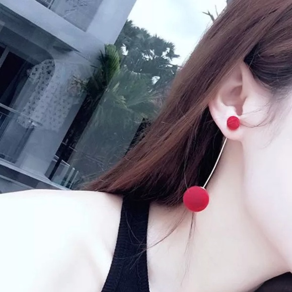 🎉BLACK FRIDAY SALE! 🎉 Velvety Earrings - Picture 2 of 4